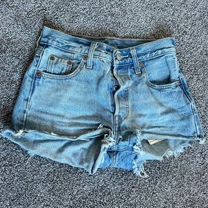Levi’s 501 jean shorts